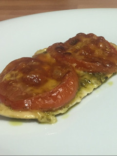Una foto de Pollo al pesto horneado