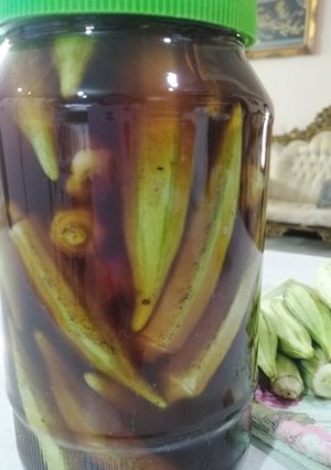 عکسی از دستور ترشی بامیه خونگی با سرکه قرمز