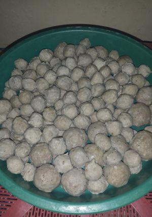 Foto resep Bakso sapi praktis