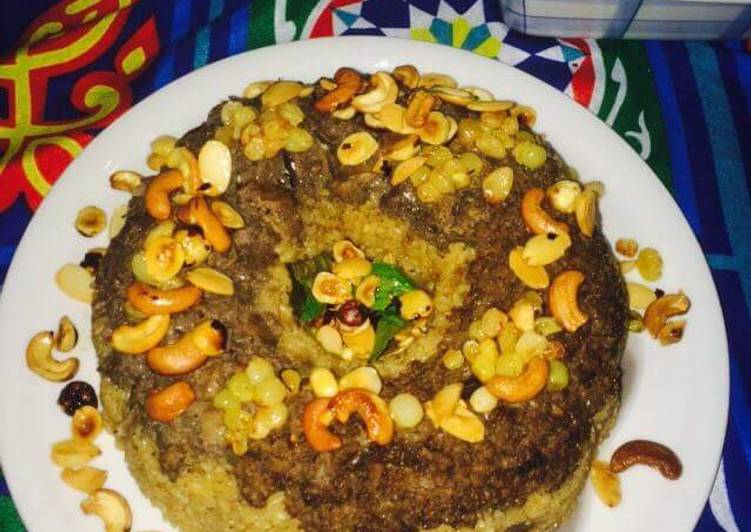 ارز بالخلطه والمكسرات