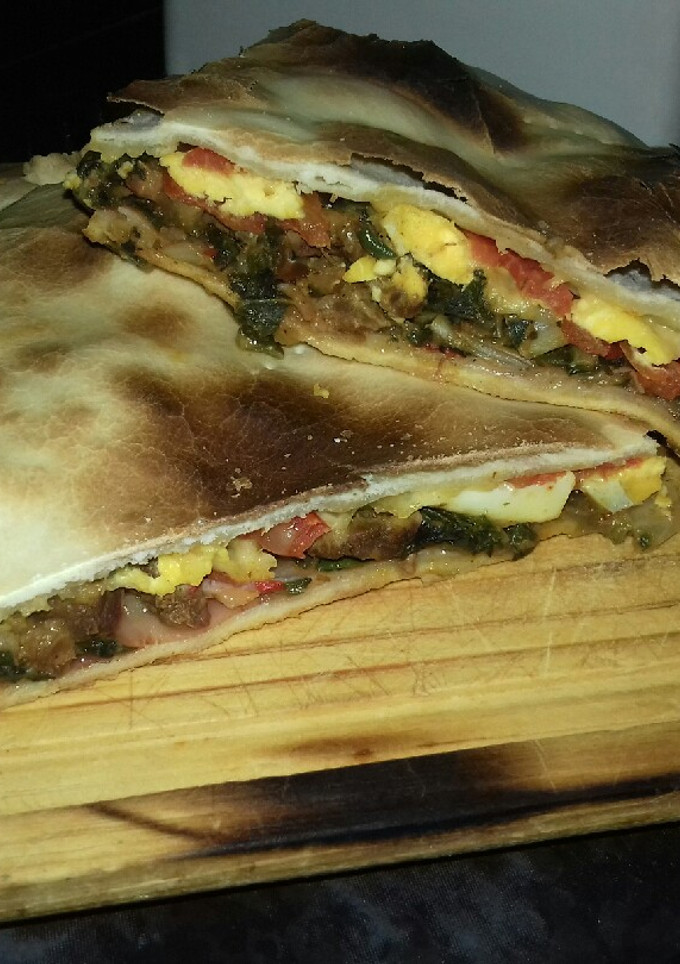 Una foto de Tarta criolla de carne con verduras 😋 con masa para tarta salada casera