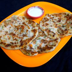 A picture of Suji Uttapam.