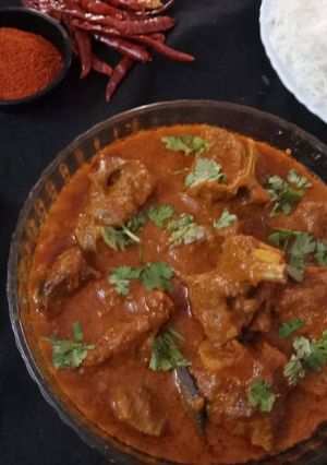 A picture of Kashmiri rogan josh.