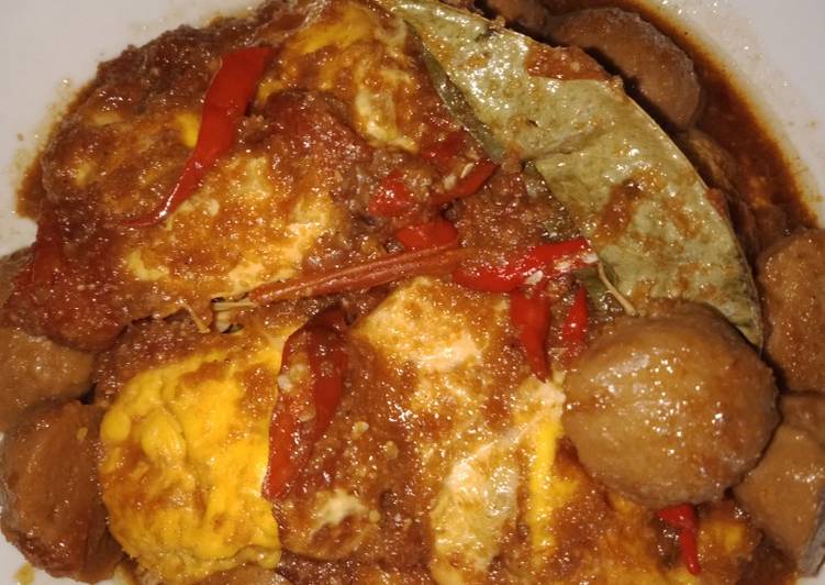 Telur ceplok kecap baso