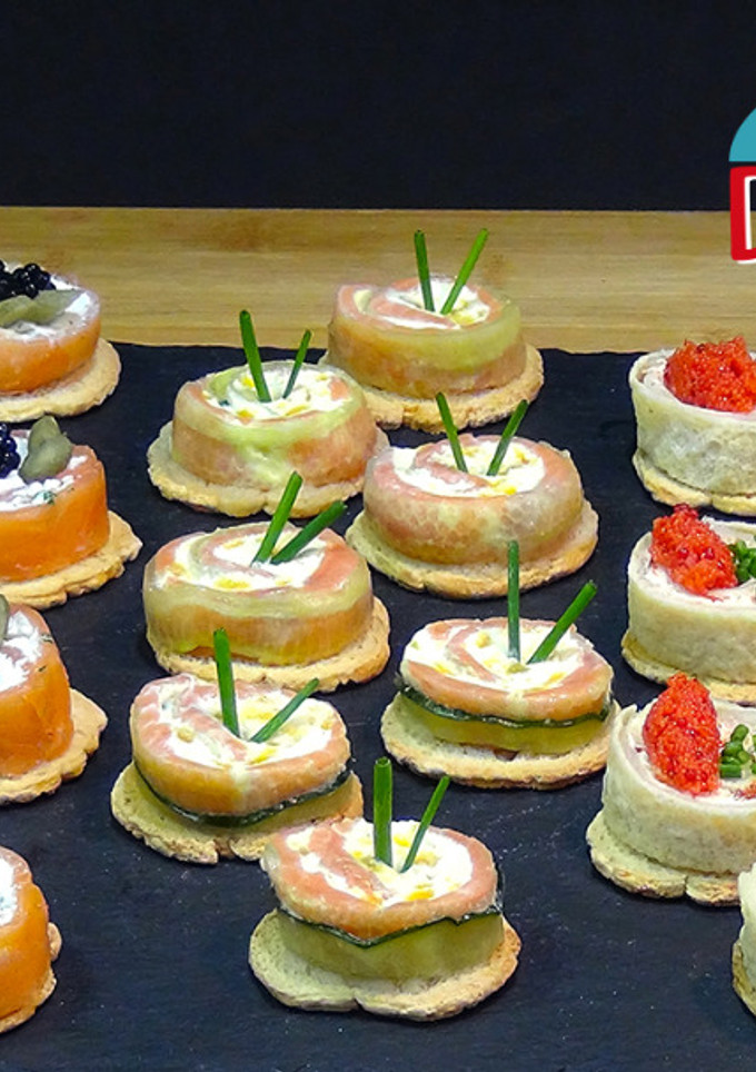 Una foto de Canapés o aperitivos de ahumados, especial Navidad