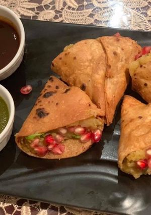 A picture of Roti Samosa.