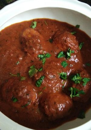 A picture of Egg curry.