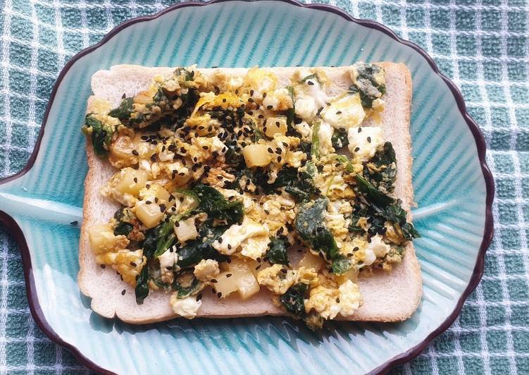 Scrambled egg with spinach