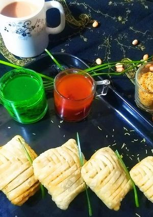 A picture of Dry sev samosa.