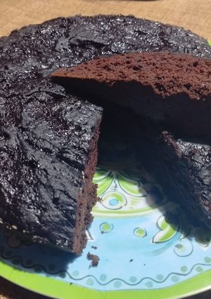 Una foto de Torta de harina de algarroba y cacao