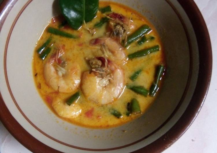 Cara Gampang Menyiapkan Gulai udang kacang panjang gurih yang Bisa Manjain Lidah