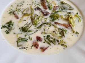 O poză a rețetei Ciorbă de salată verde cu slănină afumată, ca in Ardeal.