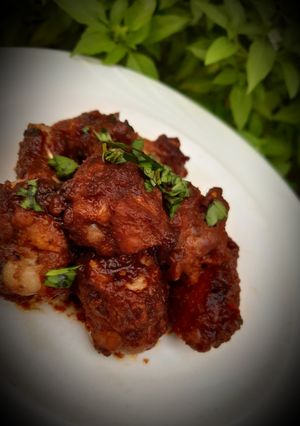 A picture of Sweet, sour and spicy chicken wings.