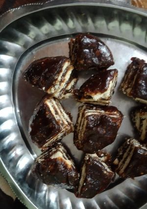 खजूर बिस्कुट(khajur biscuit recipe in hindi) रेसिपी मुख्य फोटो