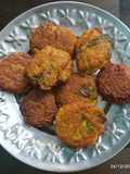 আলু-ক্যাপসিকামের পকোড়া(aloo capsicum pakoda recipe in Bengali)