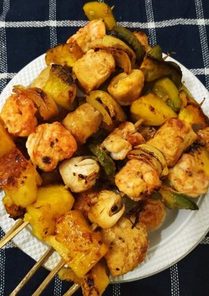 Foto resep Grilled Chicken & Shrimp Kabobs