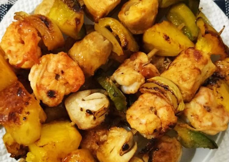 Langkah Mudah untuk Menyiapkan Grilled Chicken &amp; Shrimp Kabobs yang Sempurna