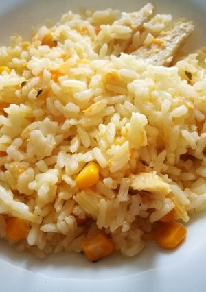 Una foto de Arroz con choclo y pollo