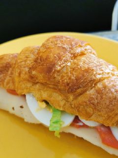 Una foto de Croissant vegetal XL
