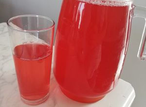 Una foto de Jugo ciruela