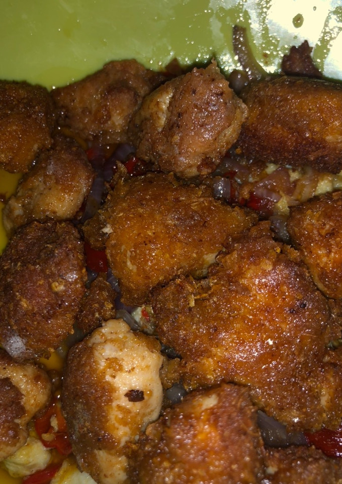 A picture of Chicken nugget with cornflakes.