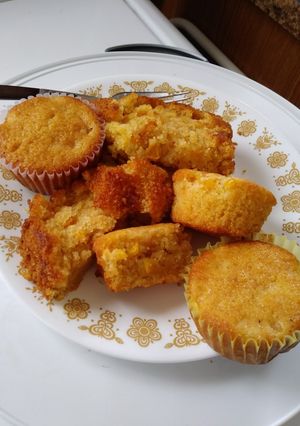 A picture of Easy Sweet Cornbread Muffins.