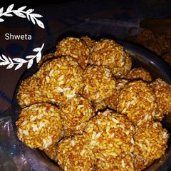A picture of Murmura laddu.