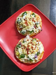 তাওয়া পিৎজা (Tawa pizza recipe in Bengali) রেসিপির প্রধান ছবি