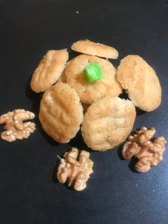 અખરોટ કૂકીઝ (Walnut Cookies Recipe In Gujarati) રેસીપી મુખ્ય ફોટો