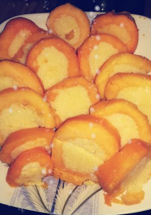 A picture of Vanilla ice cream in mango.