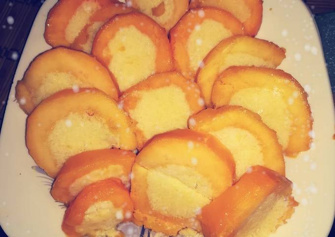 Vanilla ice cream in mango