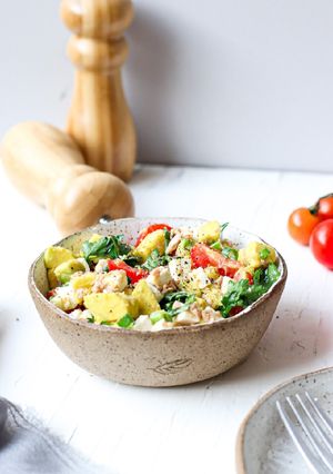 Foto de Salada de abacate com atum