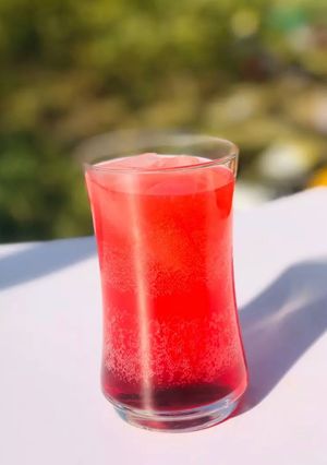 A picture of Arizona sunset drink.