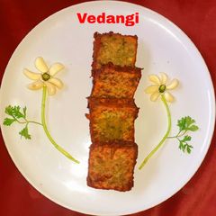 A picture of Kothimbir Vadi.