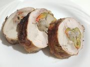 Una foto de cuartos de pollo asado