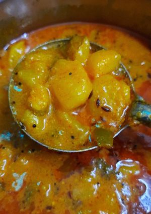 दही वाले आलू (dahi wale aloo recipe in Hindi) रेसिपी मुख्य फोटो