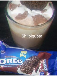 ओरियो वनीला आइसक्रीम मिल्क शेक (oreo vanilla ice cream milkshake recipe in Hindi) रेसिपी मुख्य फोटो