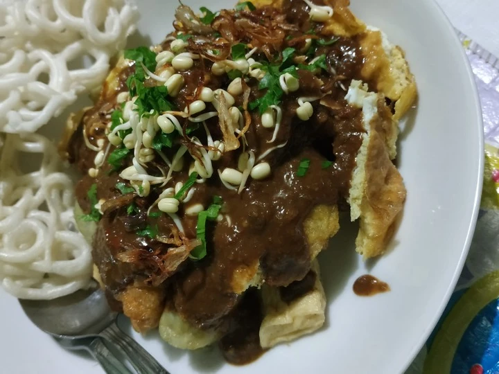 Cara Gampang Menyiapkan Resep Lontong tahu telor (tahu tek) yang Enak Banget Anti Ribet, Mantap