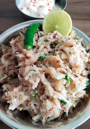 बटाट्याचा कीस (Batatyacha Kees Recipe In Marathi) रेसिपी चे मुख्य फोटो