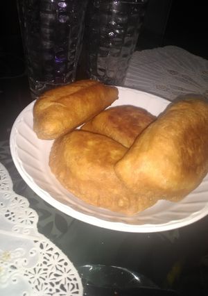 Una foto de Deliciosas empanadas de pollo y carne