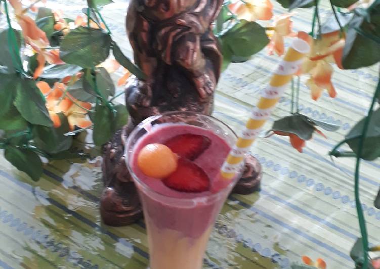 Recipe of Any-night-of-the-week Papaya strawberry thick shake