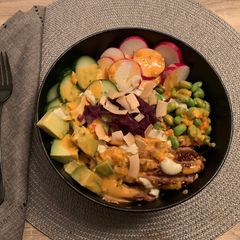 A picture of Seared Tuna Poke Bowl 🤤.