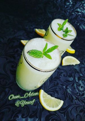صورة لوصفة شاربات الليمون المنعشة 💚 بنكهة مبشور الليمون والنعناع