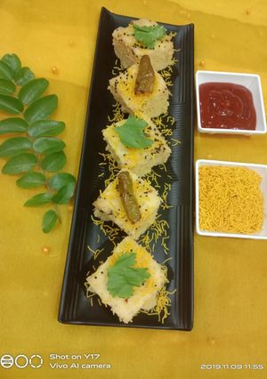 A picture of Besan Dhokla.