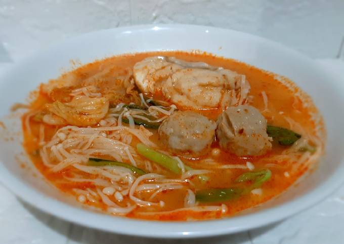 55. Soup tom yam