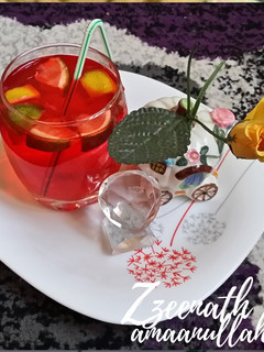 A picture of Easy Rose Lemonade.