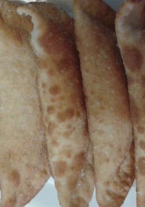 Una foto de Pastelitos de queso con masa fácil