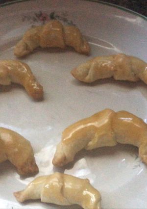 Una foto de Medialunas. Con 3 ingredientes. Rápidas
