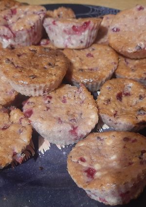 Túrós-ribizlis muffin recept fotója