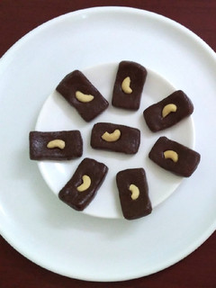 ચોકલેટ પેંડા(chocolate penda recipe in Gujarati) રેસીપી મુખ્ય ફોટો